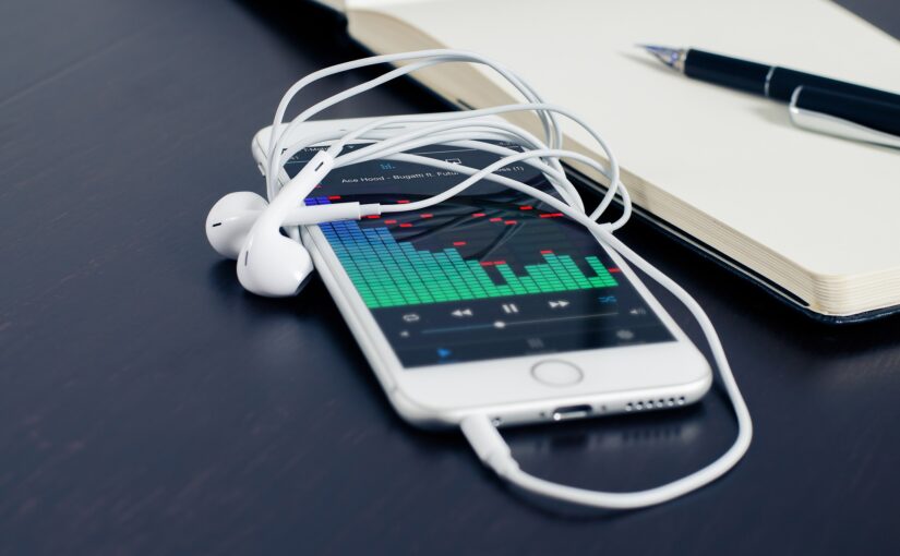 Product Review: The Pros and Cons of the Latest Smartphones